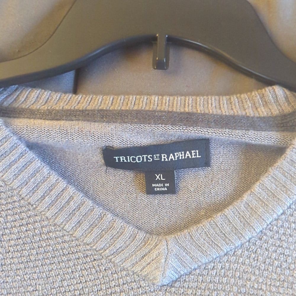 Men's sweater